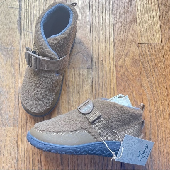 Chaco Other - NEW Chaco Kids Ramble Fluff Boots JCH180349 Natural Brown Size 2.5 NWT